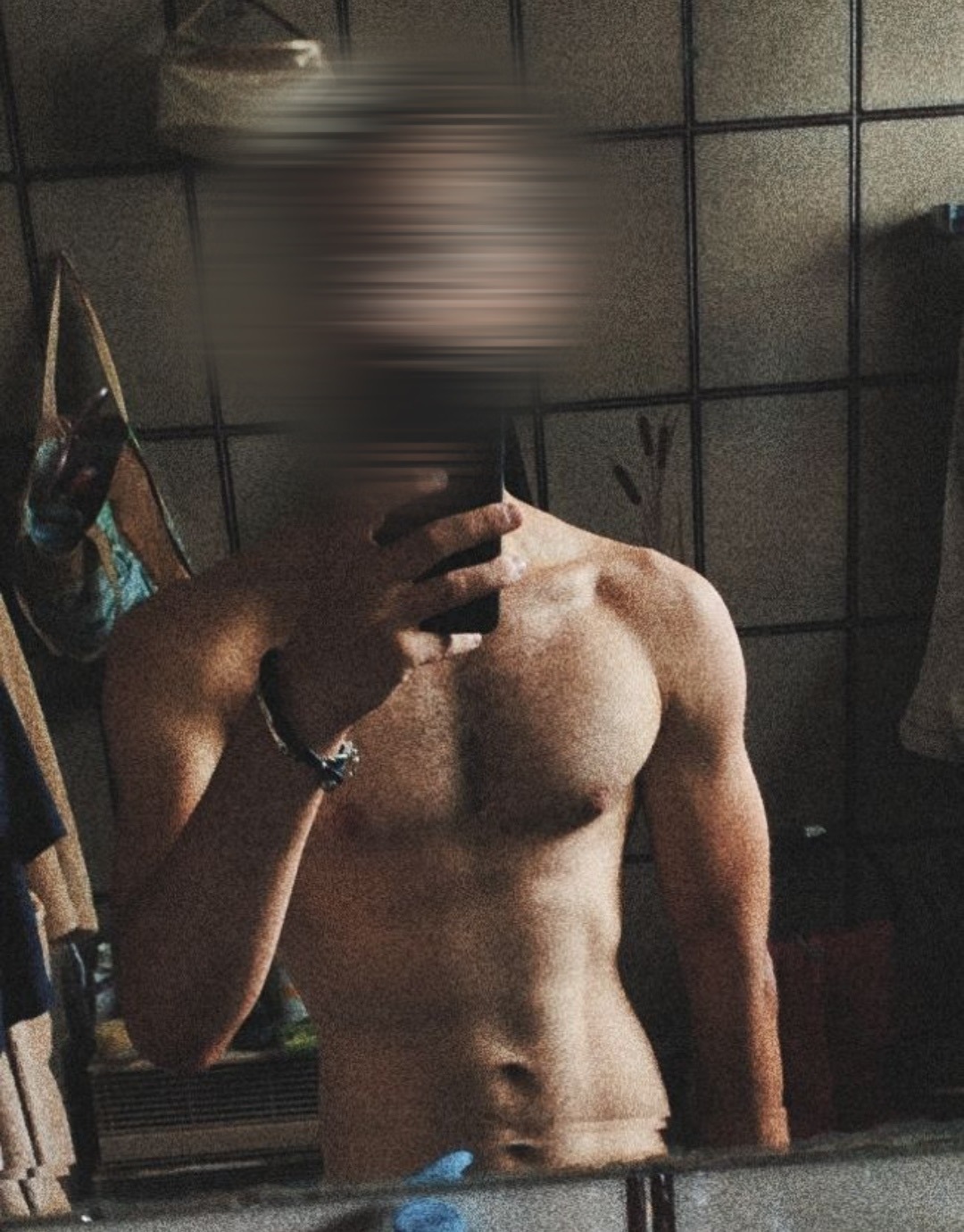 Circoncis, 24 ans, Escolives-Sainte-Camille