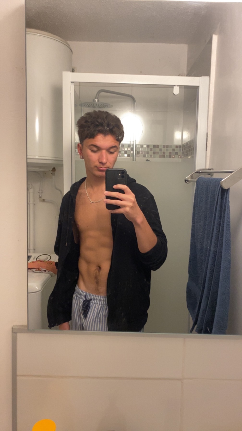 Hidayet, 22 ans, Montigny-la-Resle