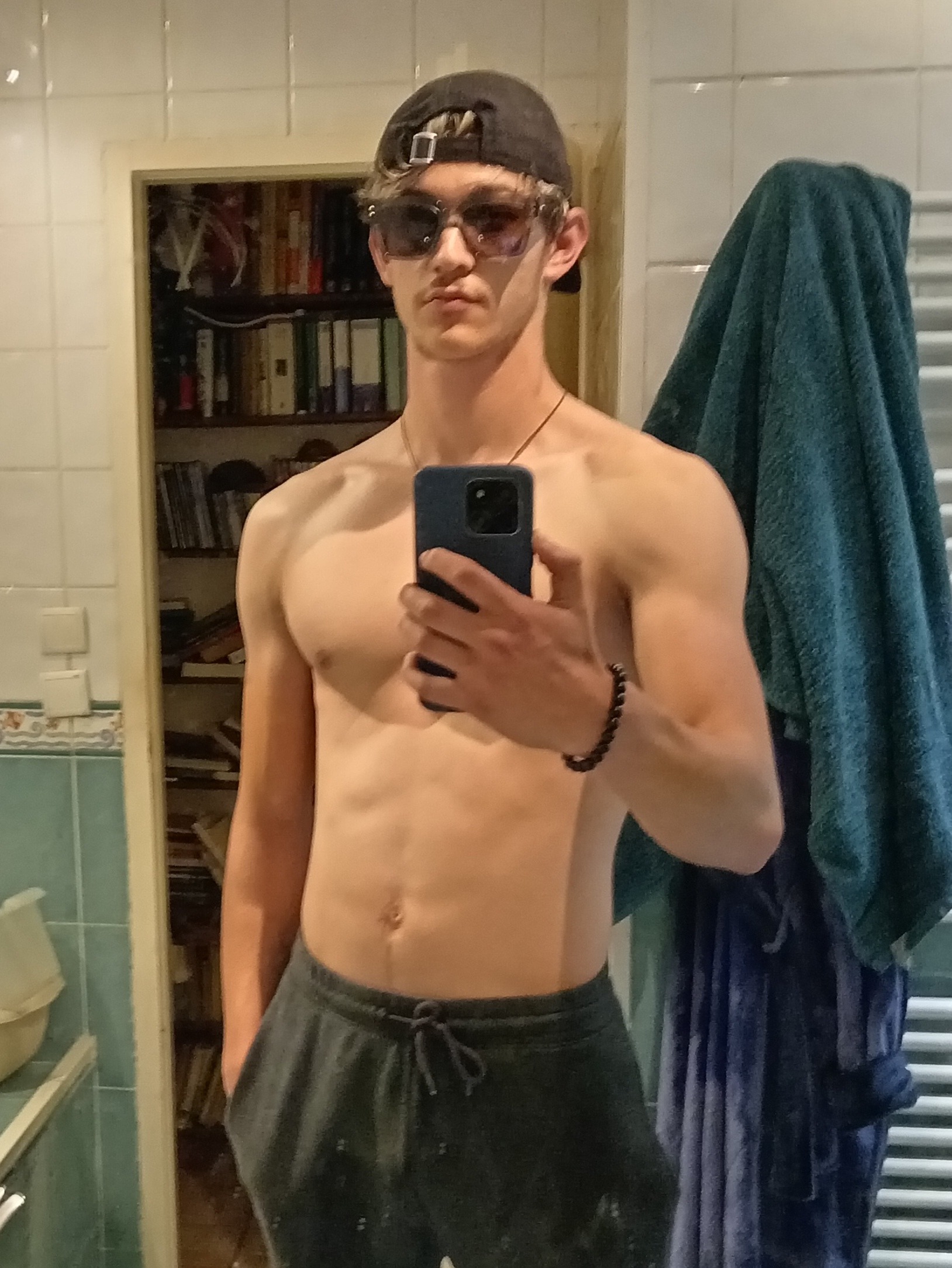 Nazmi, 22 ans, Pont-sur-Yonne